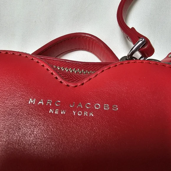 Marc Jacobs Heart Shaped purse - Picture 14 of 16